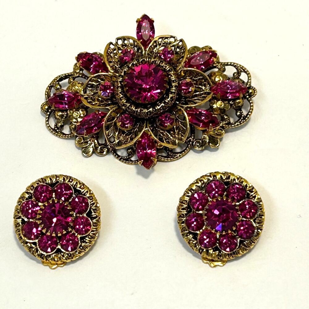 Vintage Pink‎ Gold Tone Filigree Rhinestone Brooch Earring Set